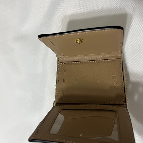 🟡 Coach Small Trifold Leather Wallet in Signature Canvas - Picture 6 of 7